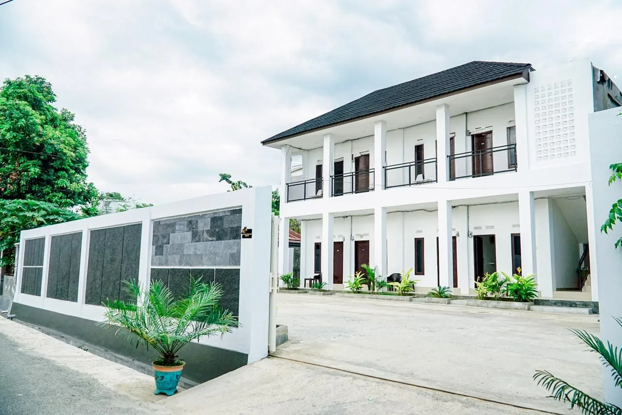 Tampak depan Kencana Homestay Garuda